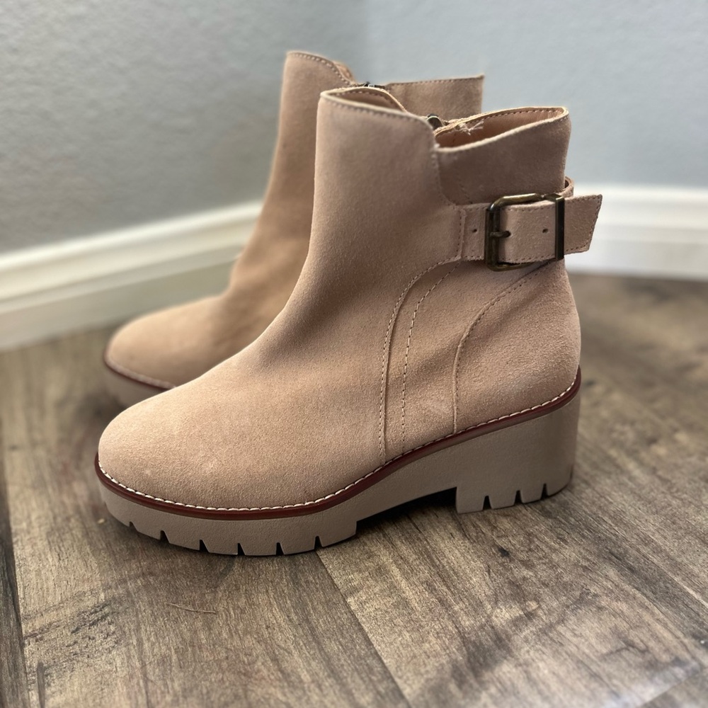 NEW Blondo Darleen Tan Cream Leather Casual Waterproof Ankle Boots size 6.5